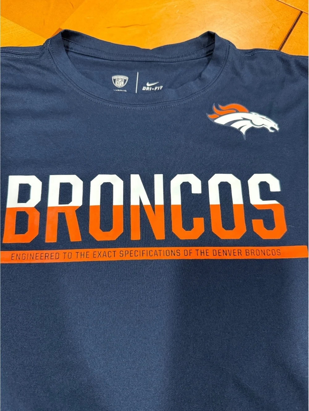Nike Dri-FIT Denver Broncos NFL Training Shirt Men’s Large Blue Short Sleeve